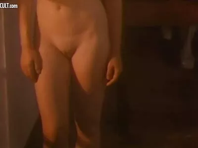 Cara babando nos peitos de Rita filme pornô bem antigo Faltoyano