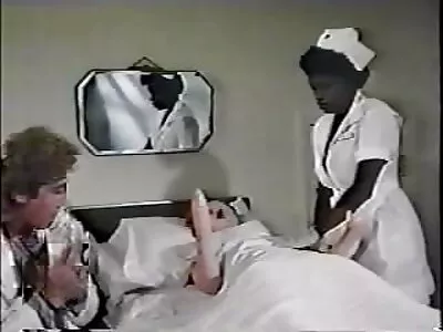 Xander pega sua namorada transando com outra garota e se junta a ele video erotico antigo