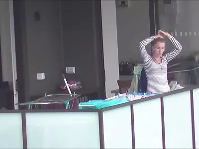 Amadora gostosa e peituda amadurecida desossada com ver vídeo pornô antigo força