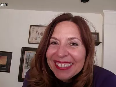 Surpresa videos pornos antigos negra para a torta de rosa de Kiera King