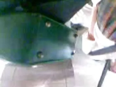 Avi Love dá chupada videos pornos antigo e fode o muff peludo