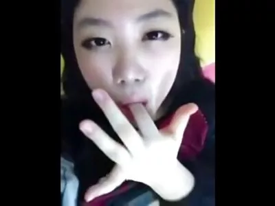 Mulher de vestido vermelho x videos porno antigos está traindo