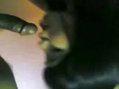 Cara video antigo de sexo brinca de ladrão para satisfazer as necessidades sexuais de sua namorada