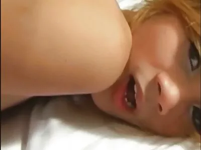 Garota filme porno italiano antigo loira esquisita devora analmente o pau de Mick