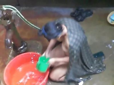 Menina filme pornô grátis antigo bonita lutando com o namorado