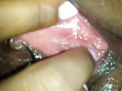 Quente Mama Charlee Chase videos pornos antigos acariciando seus peitinhos redondos