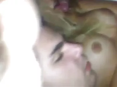 Niki excitada se divertindo com videos antigos de sexo Josh